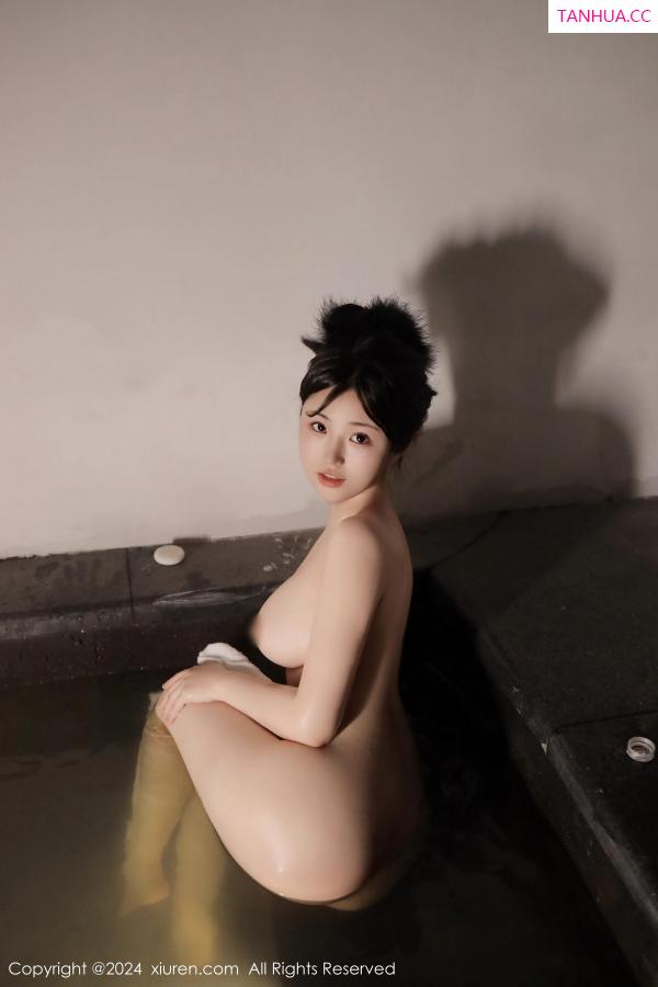   [XiuRen]高清写真图 2024.01.18 No.7977 陈小花 新人沐浴第15张图片